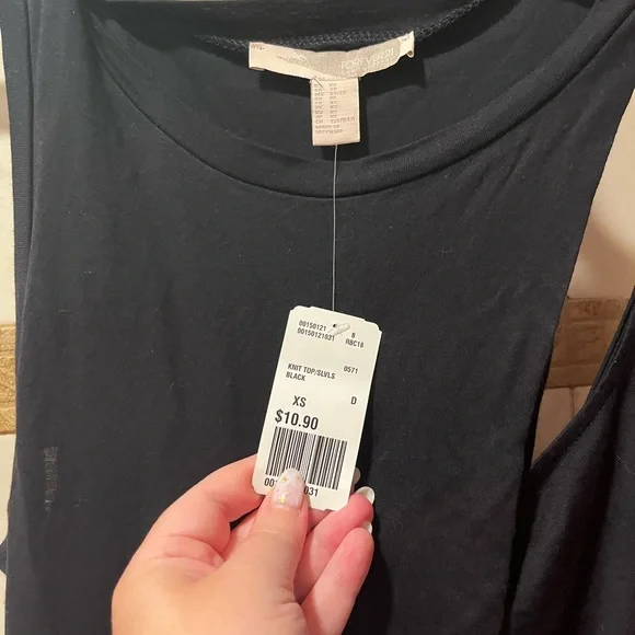 NWT Forever 21  Black Tank size xs - Picture 2 of 4